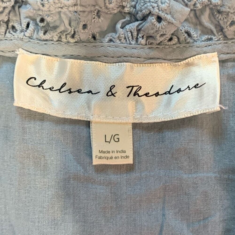 Chelsea & Theodore Women’s Size Large Petal Sleeve Eyelet Shirt Ash Blue‎ - Picture 2 of 6